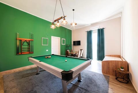 Billiard, Game Room, Living room, Seating area
