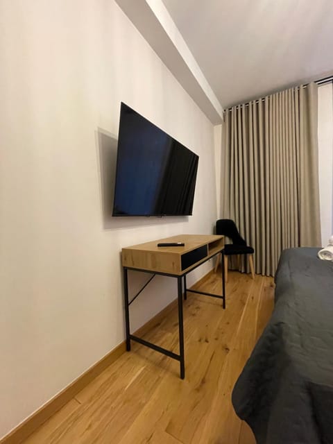 Evening entertainment, Bedroom, hair dresser