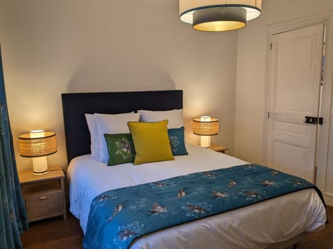 Villa Eliane - parking privé Bed and Breakfast in Étretat