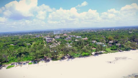 Property building, Day, Natural landscape, Bird's eye view, Beach, Sea view