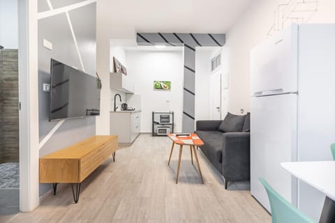 TV and multimedia, Kitchen or kitchenette, Living room, Photo of the whole room