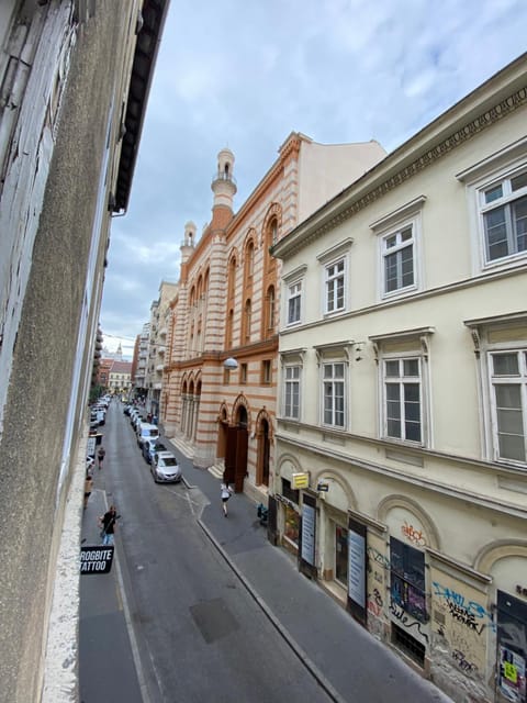 Property building, Day, Street view