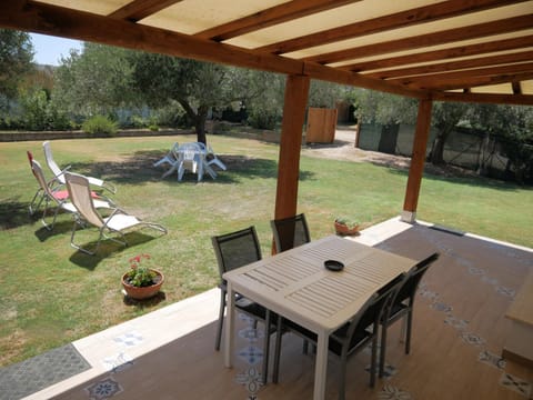 Patio, Garden view