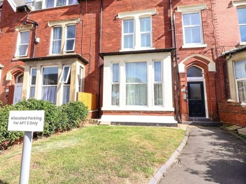 Facade/entrance, Garden