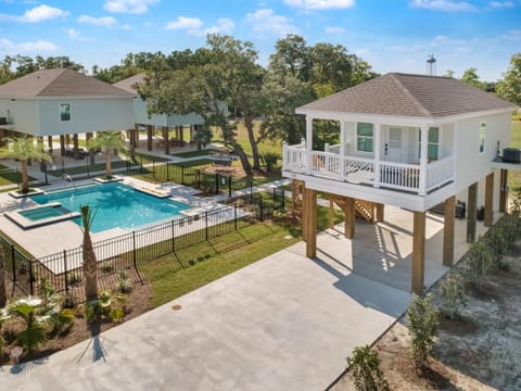 Property building, Pool view, Swimming pool