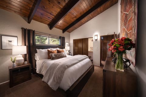 Large A-Frame Cabin (9 Beds, AC, + Lake Access) Cabin in Lake Arrowhead