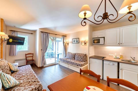 Bed, kitchen