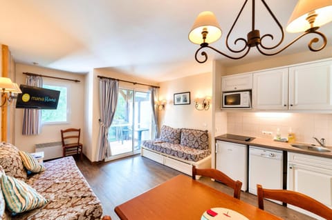 Bed, kitchen