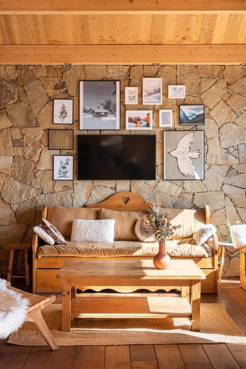 Communal lounge/ TV room, TV and multimedia