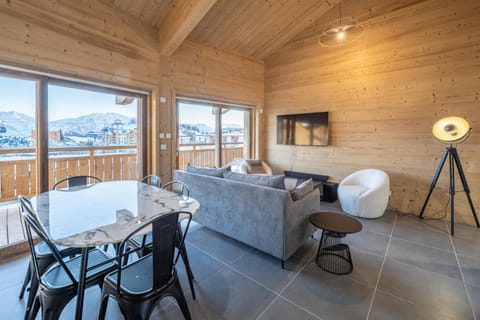 Living room, Dining area