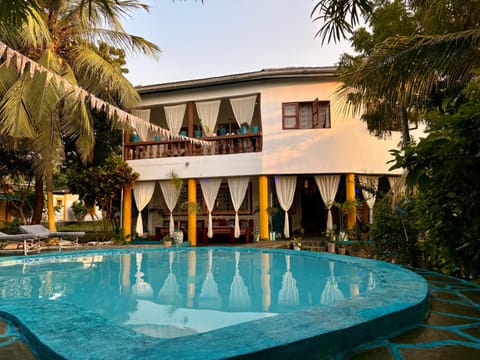 Swimming pool