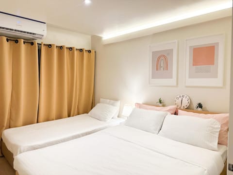 Bed, Photo of the whole room, Bedroom, air conditioner