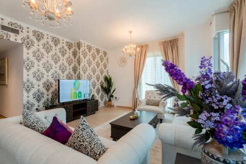 Communal lounge/ TV room, TV and multimedia, Living room, Seating area, Evening entertainment
