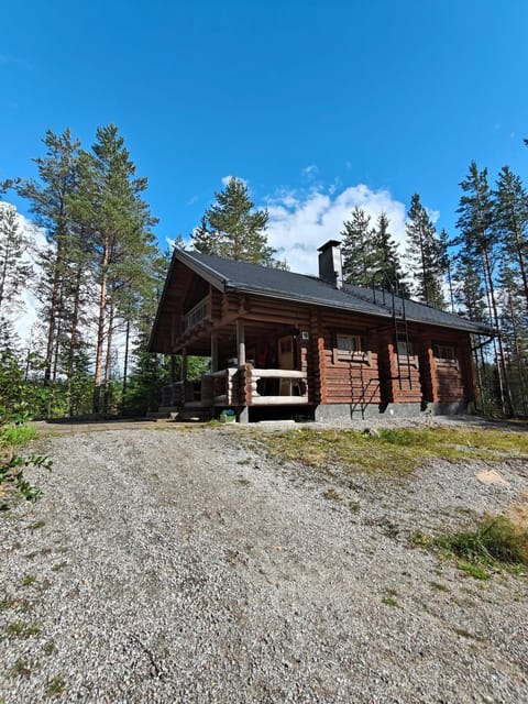 Kalliorinteen Mökit Ruskapirtti Chalet in Finland