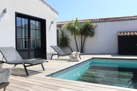 Balcony/Terrace, Pool view, Swimming pool