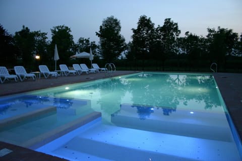 Swimming pool, Swimming pool