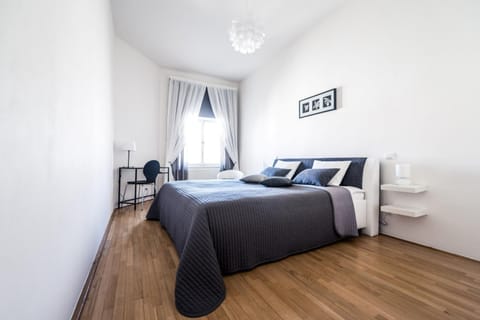 Bed, Decorative detail, Bedroom, On site