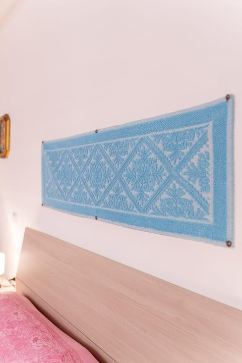 Bed, Decorative detail, Bedroom