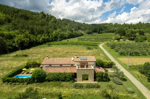 Property building, Day, Natural landscape, Bird's eye view, Garden, Garden view, Mountain view, Pool view, Swimming pool