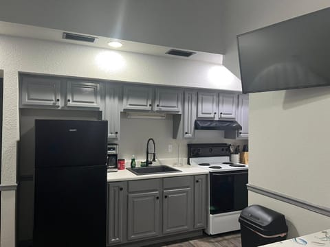 Legend oaks room 7-11 Campground/ 
RV Resort in Mississippi