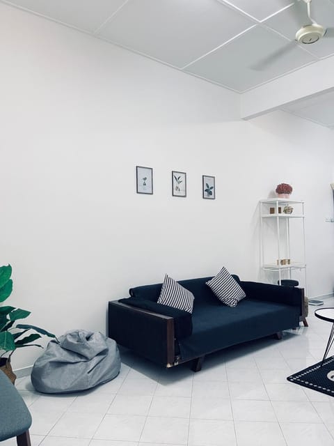 Living room, Seating area, fireplace