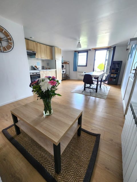 Communal lounge/ TV room, Living room, Seating area