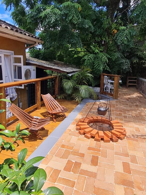 Property building, Spring, Garden view, sunbed