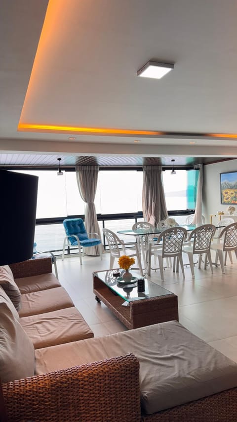 Porto Real Resort - Ocean Front View Apartment in Mangaratiba