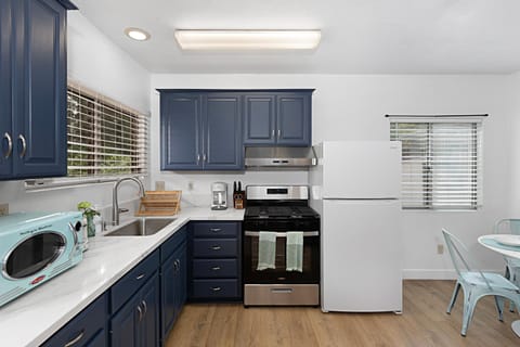 Designer Poolside 1Bed1Bth Retreat Apartment in La Mesa