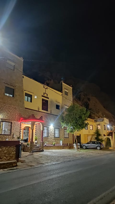 Property building, Night, Neighbourhood, Street view, Location, Parking
