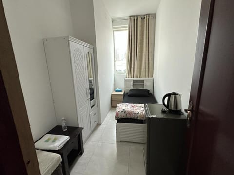Corniche Street - Superb Lovely Room Hostel in Abu Dhabi