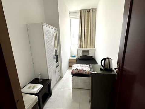 Corniche Street - Superb Lovely Room Hostel in Abu Dhabi