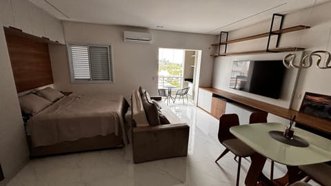 Bed, TV and multimedia, Living room, Bedroom, air conditioner