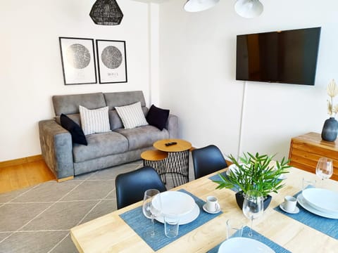 Communal lounge/ TV room, Dining area