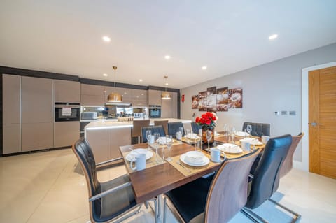 *RA7C* For your most relaxed & Cosy stay + Free Parking + Free Fast WiFi * Vacation rental in Dewsbury