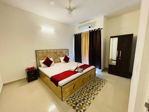 Bed, Bedroom, air conditioner