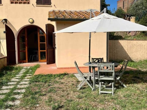 Windrose Blue Blossom Apartment in Volterra