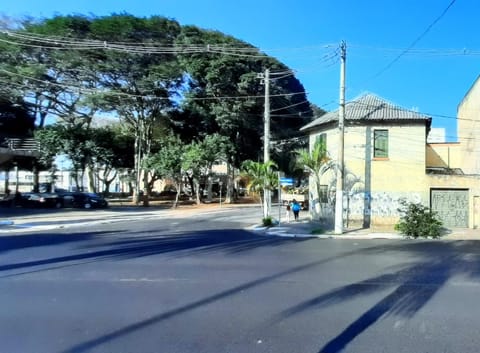 Neighbourhood, Street view, Location