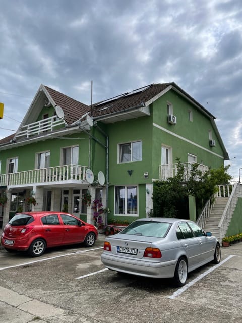 Pensiunea Simina Bed and Breakfast in Timiș County