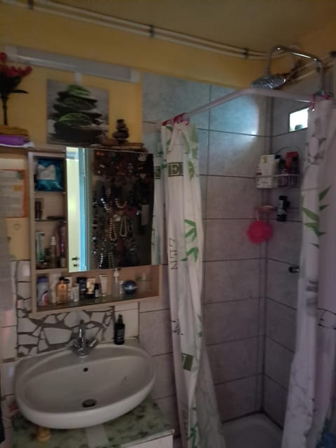 COLOCATION CITE URBAINE Vacation rental in Les Abymes