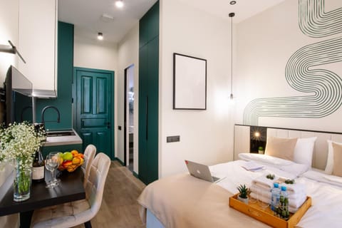 Bed, Photo of the whole room, Bedroom, towels