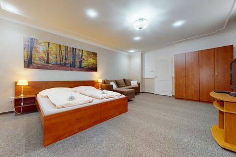 Bed, Living room, Photo of the whole room, Seating area, Bedroom, wardrobe