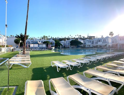 Pool view, Swimming pool, Swimming pool, sunbed