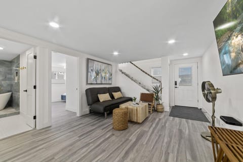 New DRIFTWOOD SHORES ROAD HOUSE CAMANO House in Camano Island