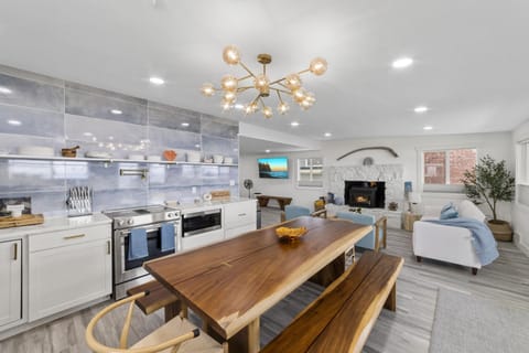 New DRIFTWOOD SHORES ROAD HOUSE CAMANO House in Camano Island