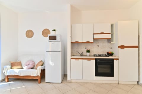 Kitchen or kitchenette, minibar, pet friendly, stove