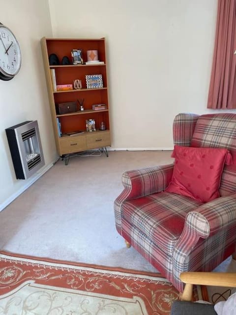 Centre of town House 3 Bedrooms Sleeps 5 and Infant Free Onsite Parking 2 Cars House in Kings Lynn