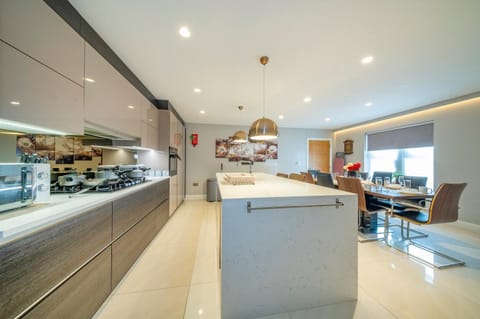 *RC7C* For your most relaxed & Cosy stay + Free Parking + Free Fast WiFi * Vacation rental in Dewsbury