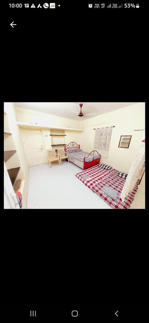 Bed, Living room, Photo of the whole room, Seating area, Bedroom