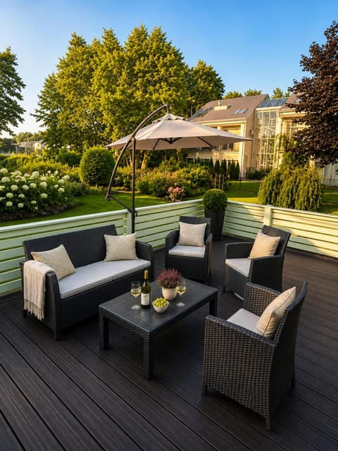 Patio, Day, Natural landscape, Garden, View (from property/room), Balcony/Terrace, Living room, Seating area, Garden view, sunbed